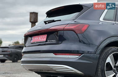 Позашляховик / Кросовер Audi e-tron 2019 в 
