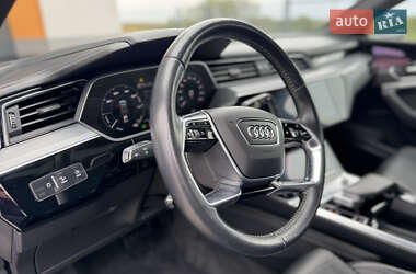 Позашляховик / Кросовер Audi e-tron 2019 в 