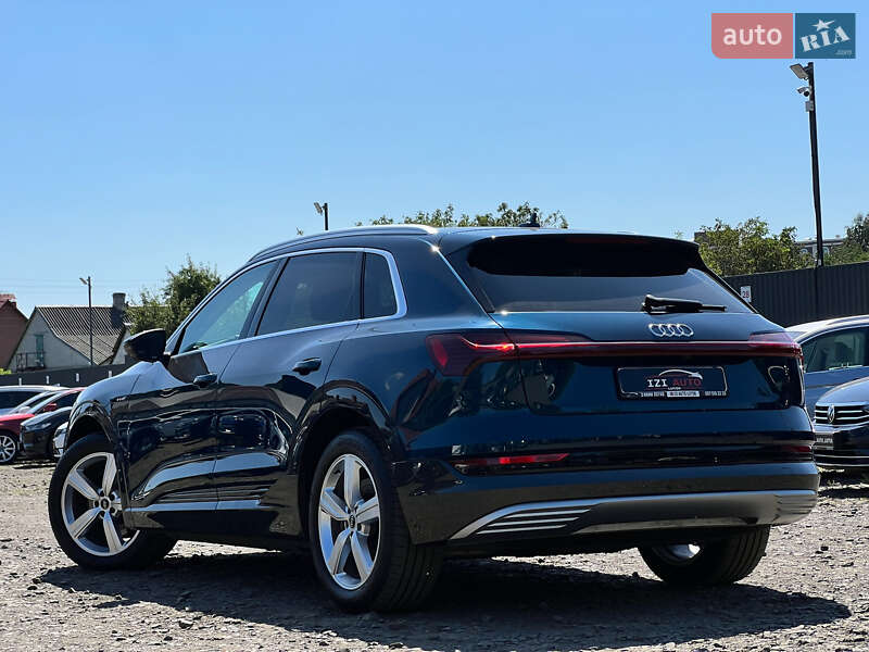 Позашляховик / Кросовер Audi e-tron 2022 в Луцьку