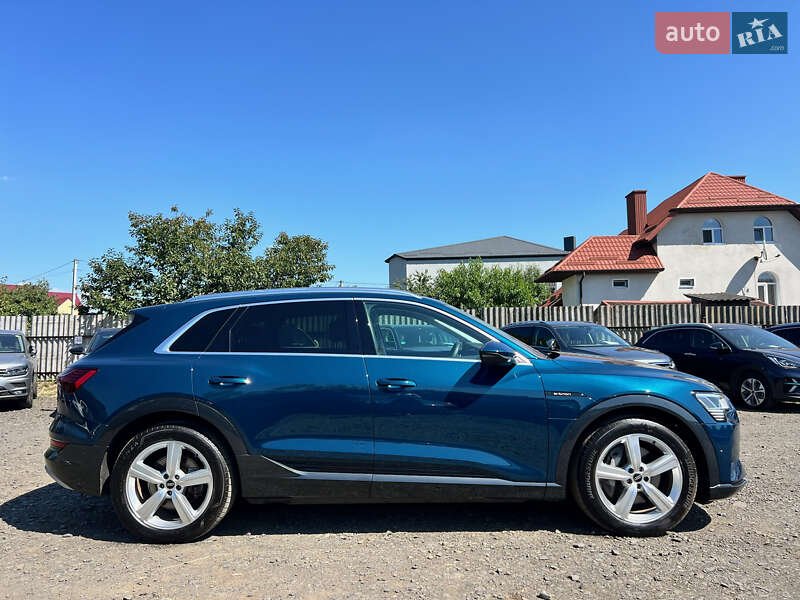 Позашляховик / Кросовер Audi e-tron 2022 в Луцьку
