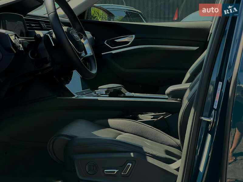 Позашляховик / Кросовер Audi e-tron 2022 в Луцьку