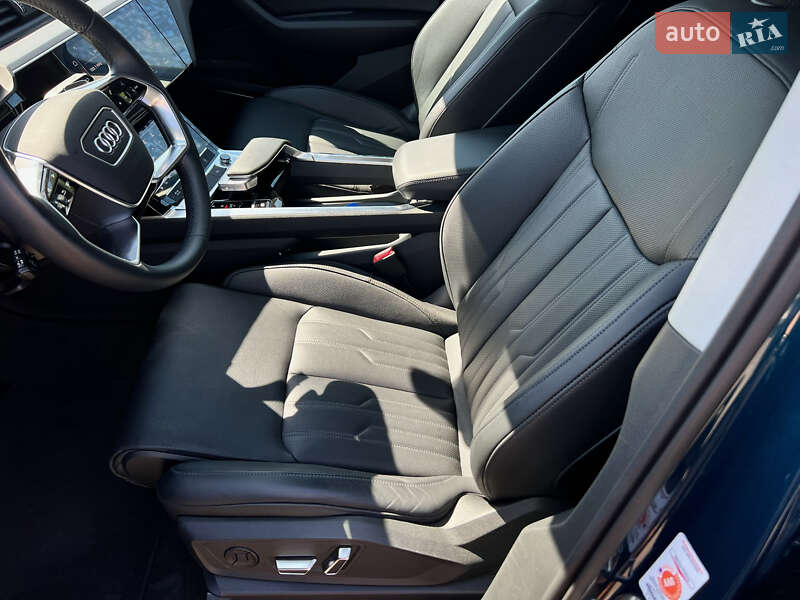 Позашляховик / Кросовер Audi e-tron 2022 в Луцьку