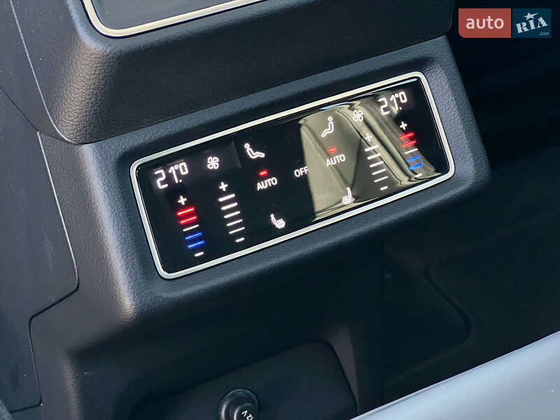 Позашляховик / Кросовер Audi e-tron 2022 в Луцьку