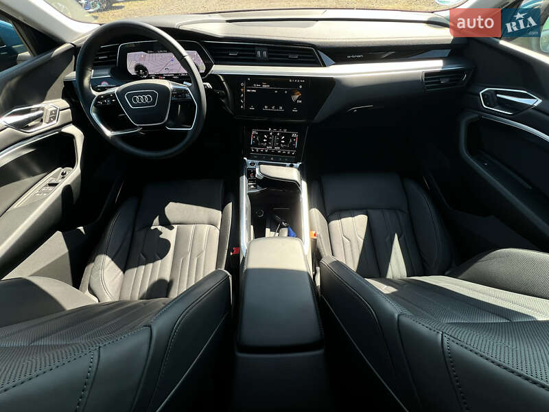 Позашляховик / Кросовер Audi e-tron 2022 в Луцьку
