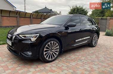 Внедорожник / Кроссовер Audi e-tron 2022 в 