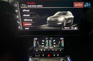 Внедорожник / Кроссовер Audi e-tron 2022 в 