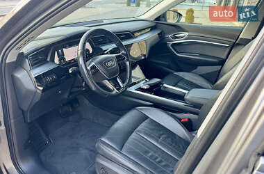 Внедорожник / Кроссовер Audi e-tron 2020 в 