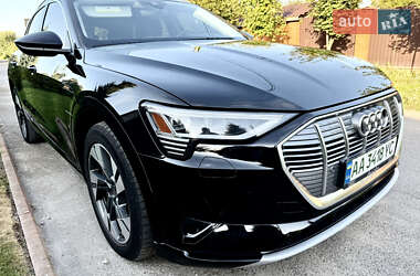 Внедорожник / Кроссовер Audi e-tron 2021 в 