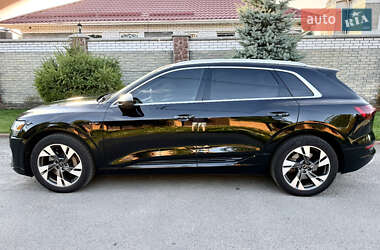 Внедорожник / Кроссовер Audi e-tron 2021 в 