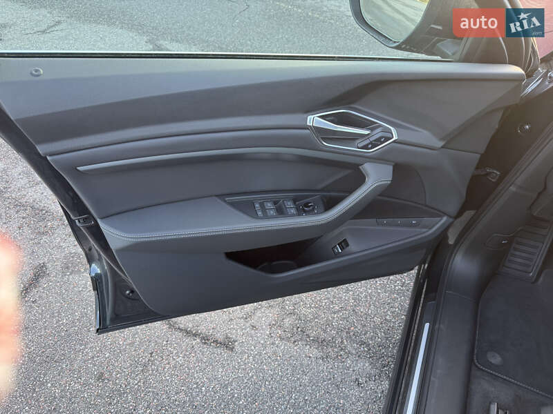 Внедорожник / Кроссовер Audi e-tron 2020 в Киеве фото 9 Внедорожник / Кроссовер Audi e-tron 2020 в Киеве