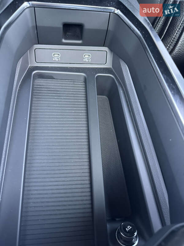 Внедорожник / Кроссовер Audi e-tron 2020 в Киеве фото 20 Внедорожник / Кроссовер Audi e-tron 2020 в Киеве