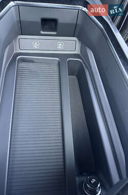 Внедорожник / Кроссовер Audi e-tron 2020 в 