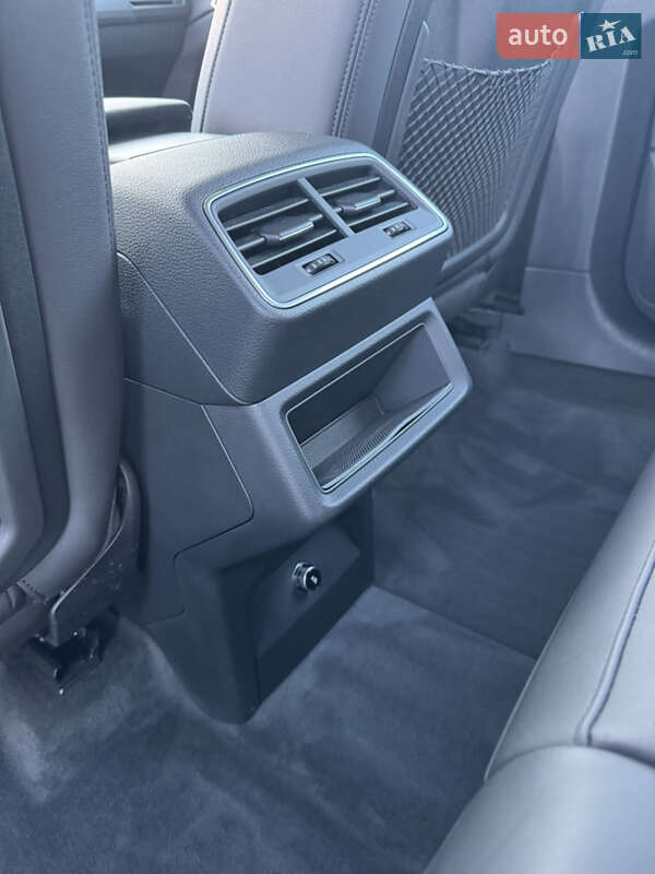 Внедорожник / Кроссовер Audi e-tron 2020 в Киеве фото 33 Внедорожник / Кроссовер Audi e-tron 2020 в Киеве