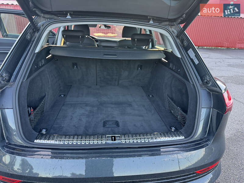 Внедорожник / Кроссовер Audi e-tron 2020 в Киеве фото 34 Внедорожник / Кроссовер Audi e-tron 2020 в Киеве