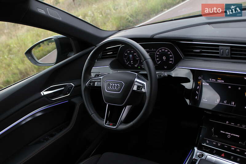 Позашляховик / Кросовер Audi e-tron 2023 в Києві