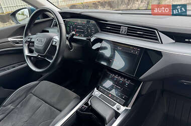 Внедорожник / Кроссовер Audi e-tron 2020 в 