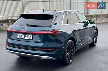 Внедорожник / Кроссовер Audi e-tron 2020 в 