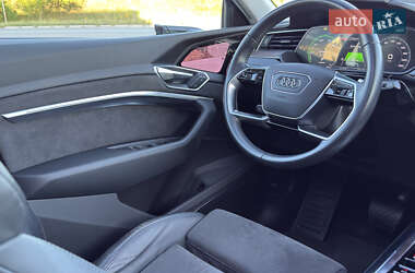 Внедорожник / Кроссовер Audi e-tron 2020 в 
