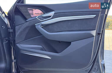 Внедорожник / Кроссовер Audi e-tron 2020 в 