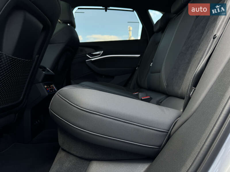 Позашляховик / Кросовер Audi e-tron 2021 в Мукачевому