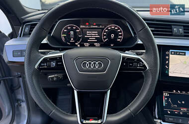 Внедорожник / Кроссовер Audi e-tron 2021 в 