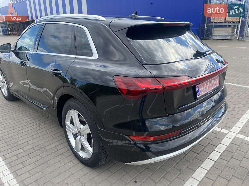Внедорожник / Кроссовер Audi e-tron 2019 в Дубно