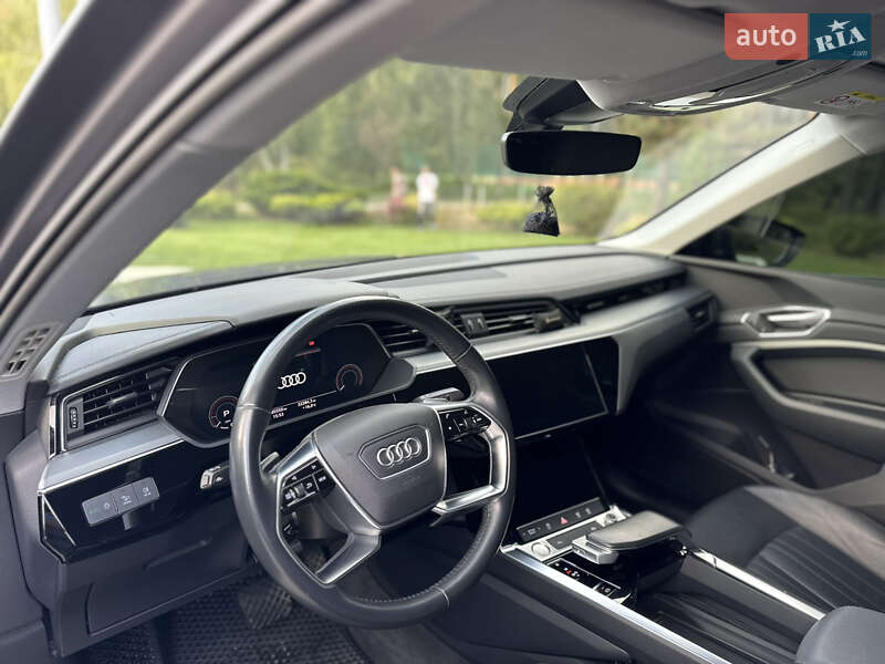 Позашляховик / Кросовер Audi e-tron 2020 в Києві