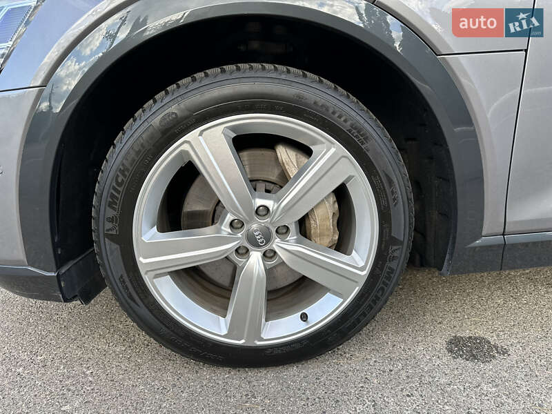 Позашляховик / Кросовер Audi e-tron 2020 в Києві