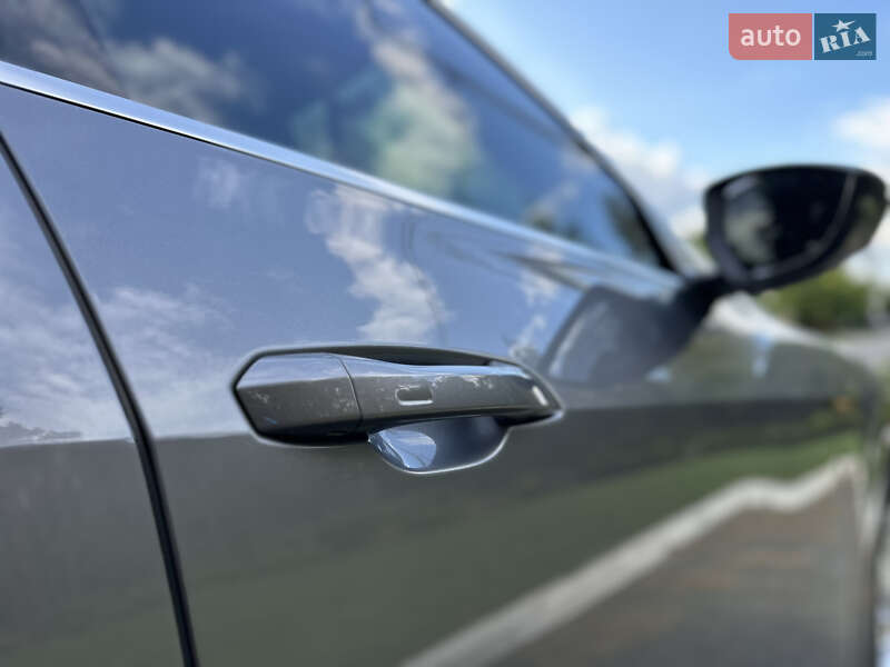 Позашляховик / Кросовер Audi e-tron 2020 в Києві