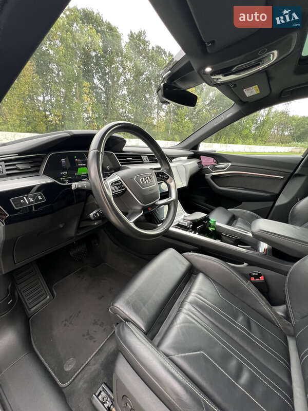 Позашляховик / Кросовер Audi e-tron 2021 в Луцьку