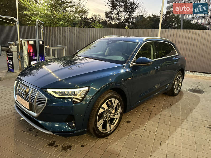 Позашляховик / Кросовер Audi e-tron 2020 в Дніпрі