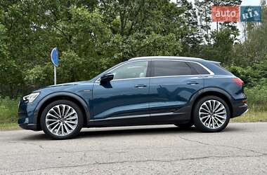 Внедорожник / Кроссовер Audi e-tron 2021 в 