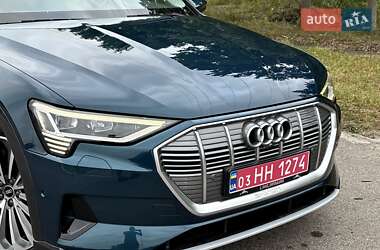 Внедорожник / Кроссовер Audi e-tron 2021 в 