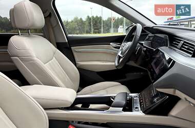 Внедорожник / Кроссовер Audi e-tron 2021 в 