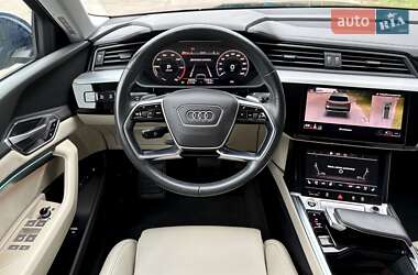 Внедорожник / Кроссовер Audi e-tron 2021 в 