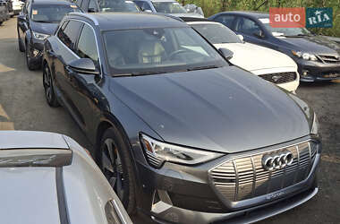 Внедорожник / Кроссовер Audi e-tron 2019 в 
