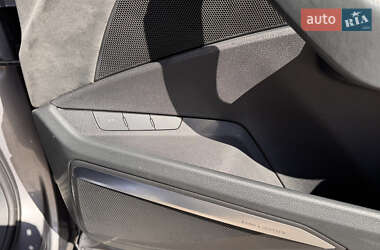 Внедорожник / Кроссовер Audi e-tron 2019 в 