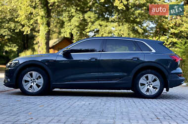 Внедорожник / Кроссовер Audi e-tron 2019 в 
