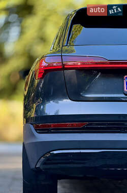 Внедорожник / Кроссовер Audi e-tron 2019 в 