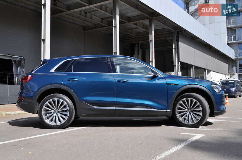 Внедорожник / Кроссовер Audi e-tron 2019 в Киеве