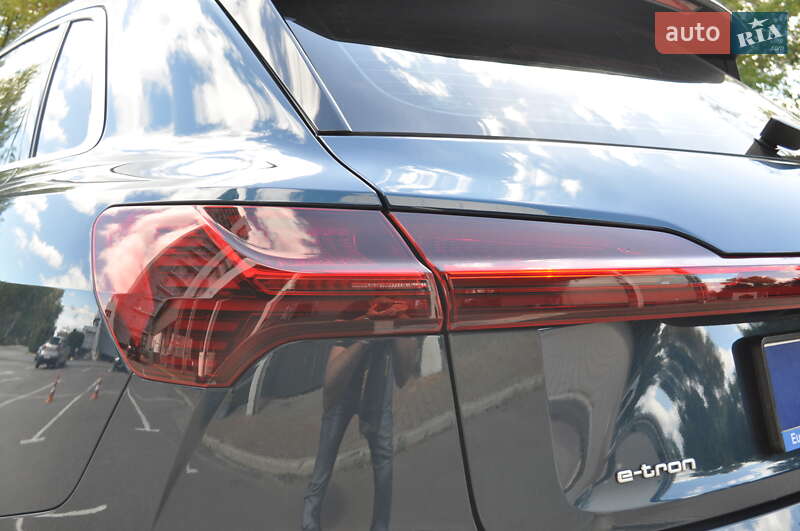 Внедорожник / Кроссовер Audi e-tron 2019 в Киеве