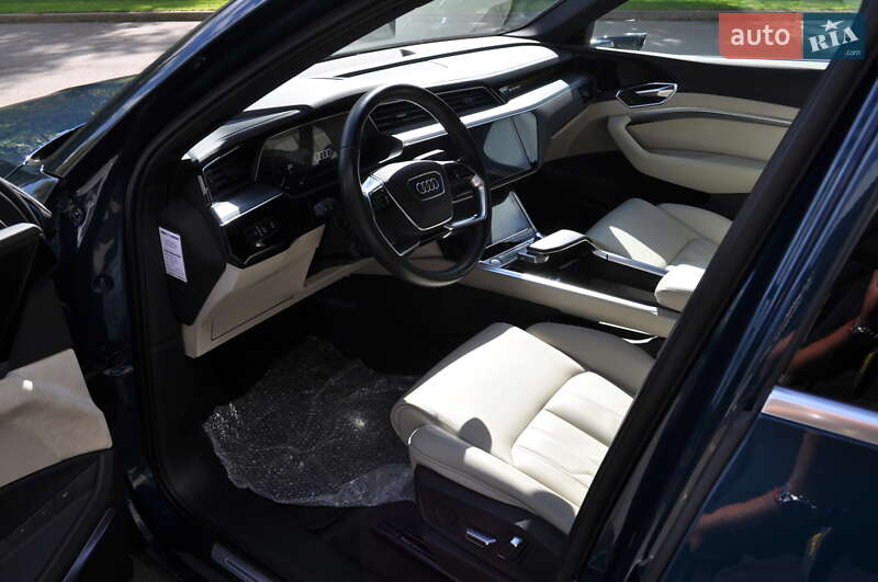 Внедорожник / Кроссовер Audi e-tron 2019 в Киеве