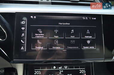 Позашляховик / Кросовер Audi e-tron 2019 в 