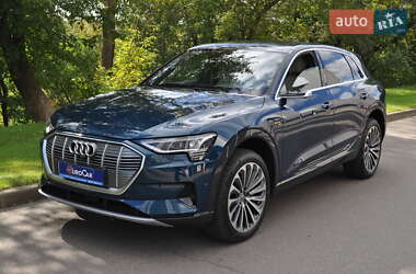 Позашляховик / Кросовер Audi e-tron 2019 в 
