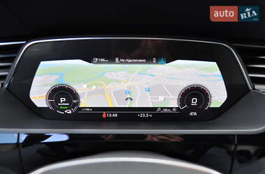 Позашляховик / Кросовер Audi e-tron 2019 в 