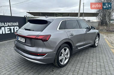 Внедорожник / Кроссовер Audi e-tron 2019 в 