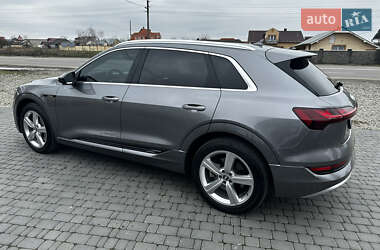 Внедорожник / Кроссовер Audi e-tron 2019 в 