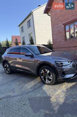 Внедорожник / Кроссовер Audi e-tron 2020 в 