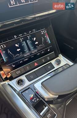 Внедорожник / Кроссовер Audi e-tron 2021 в 