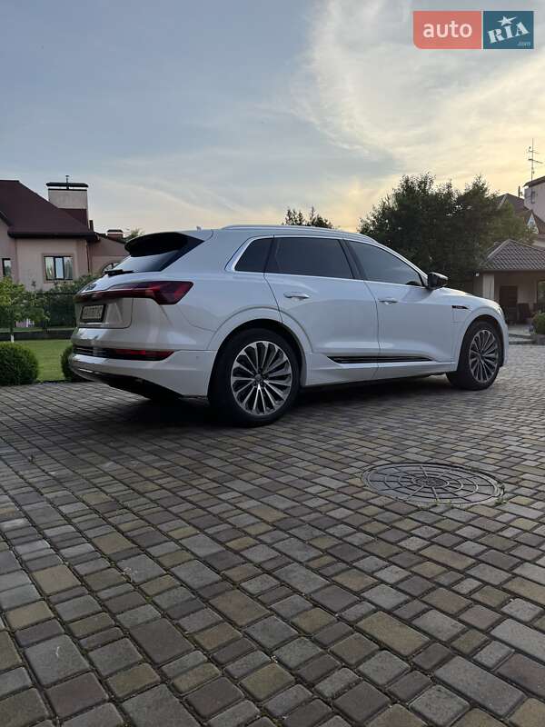 Внедорожник / Кроссовер Audi e-tron 2019 в Киеве